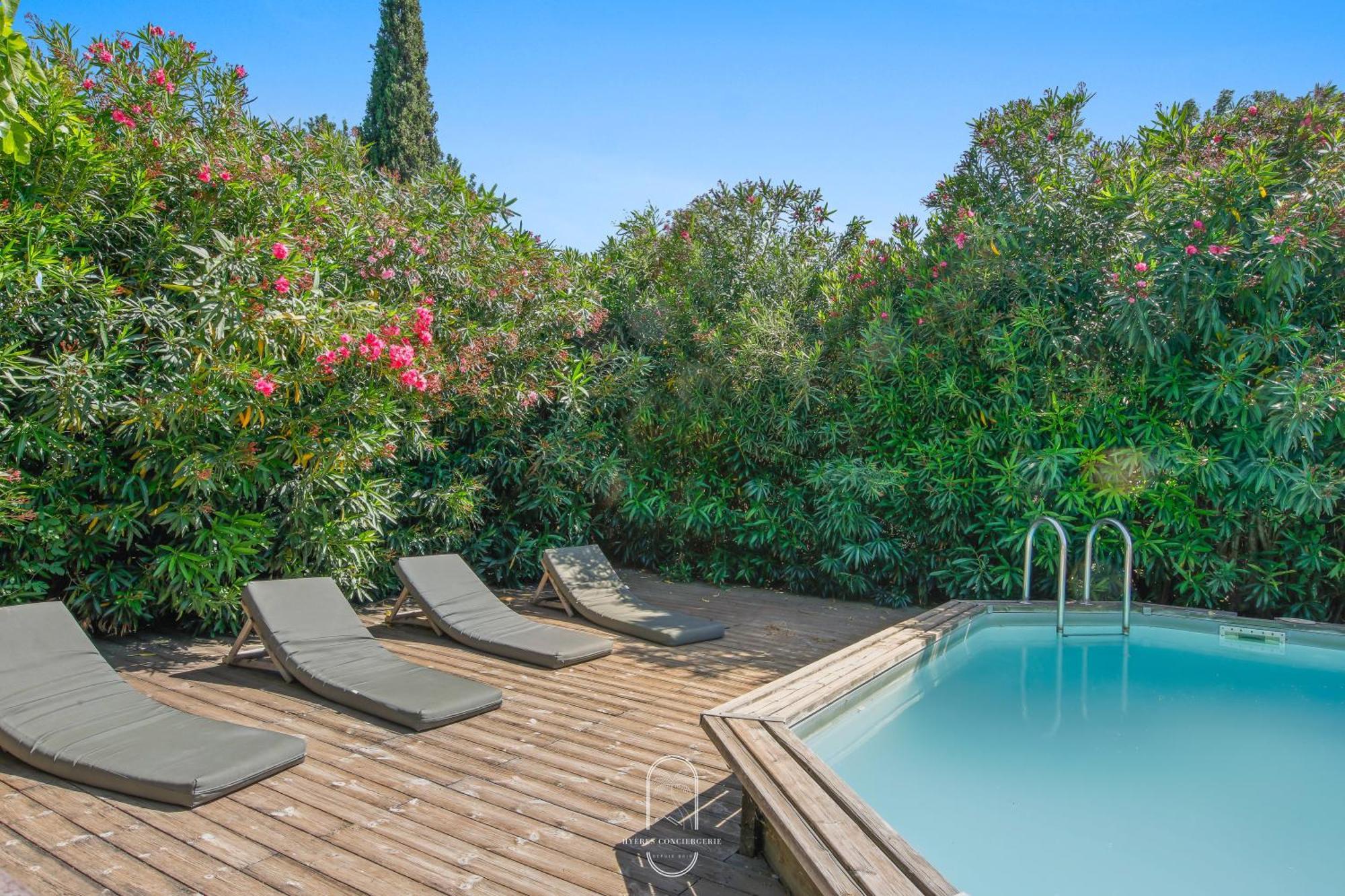 Villa Mas Aquarelle, Vieux Mas En Pierres Avec Piscine Hyères